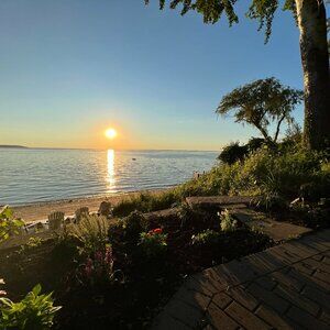 Meet your Posher, Dee